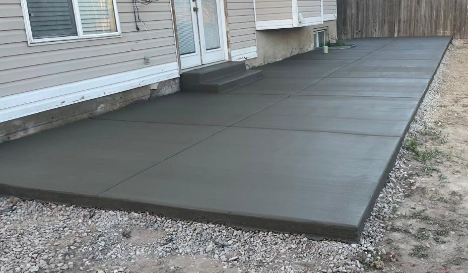 backyard concrete patio